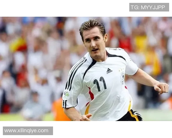 足球场上的风云人物：最具个性与魅力的骚气球星盘点